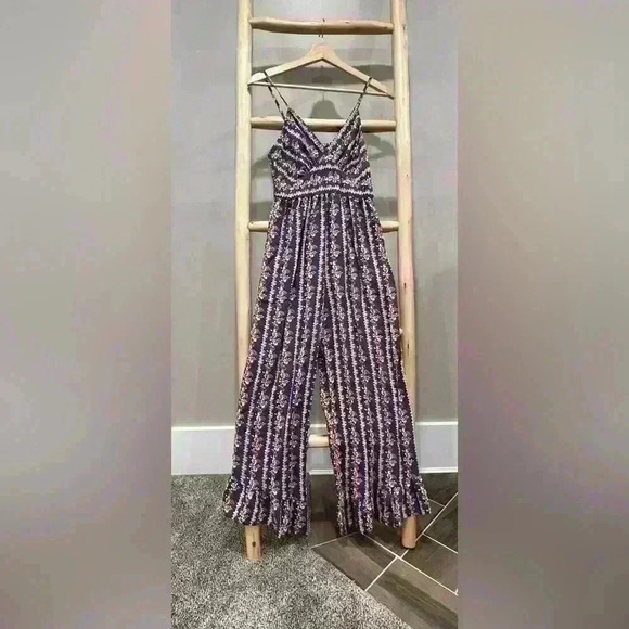 ✨Jessica Simpson Romper size small floral blue with ruffle hem - Picture 5 of 8